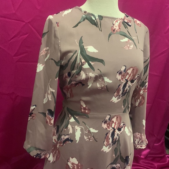 Dynamite floral soft purple dress , size Xs, never worn - Picture 2 of 4